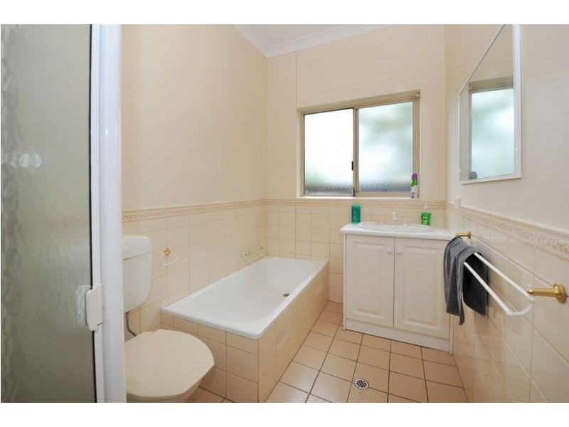 12-12A Edwards Avenue, Park Holme SA 5043