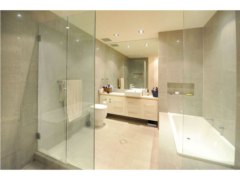 1.3/8-9 North Esplanade, Glenelg North SA 5045