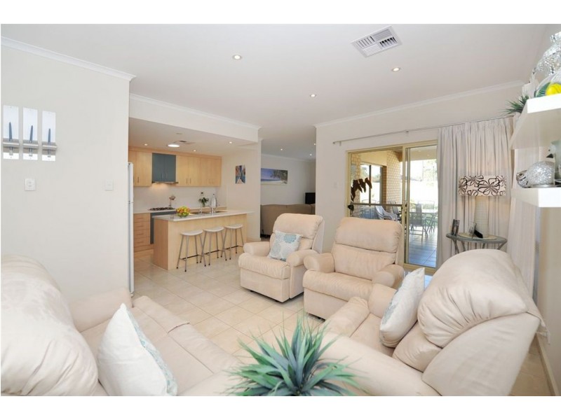 7A Branksome Terrace, Dover Gardens SA 5048