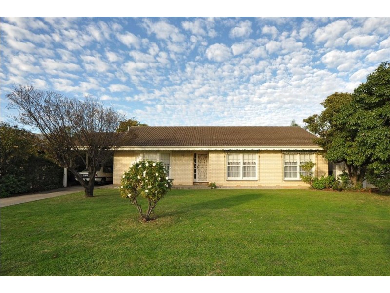 27 Windermere Avenue, Novar Gardens SA 5040