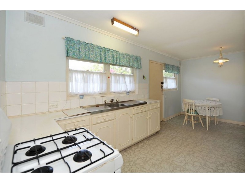 27 Windermere Avenue, Novar Gardens SA 5040