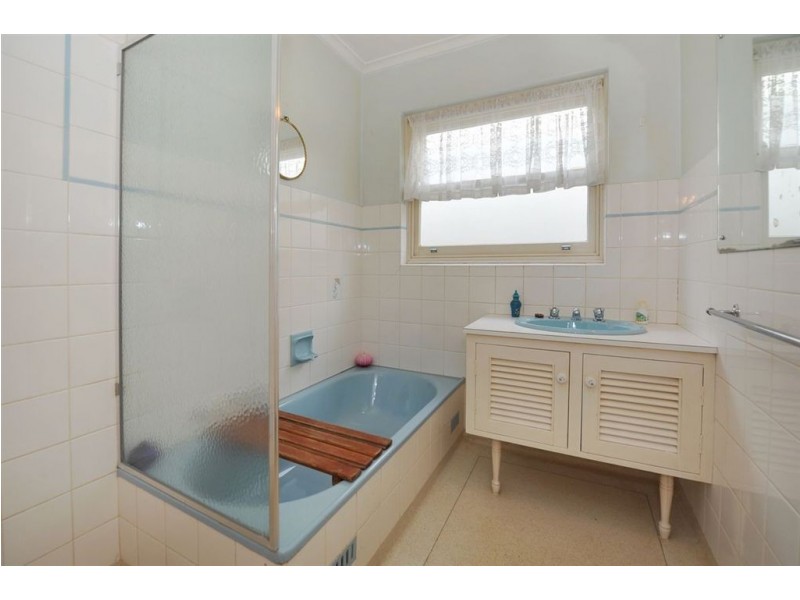 27 Windermere Avenue, Novar Gardens SA 5040