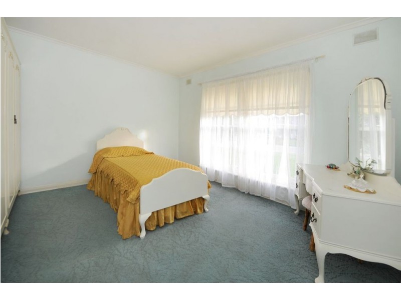 27 Windermere Avenue, Novar Gardens SA 5040