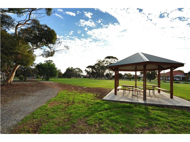 27 Windermere Avenue, Novar Gardens SA 5040