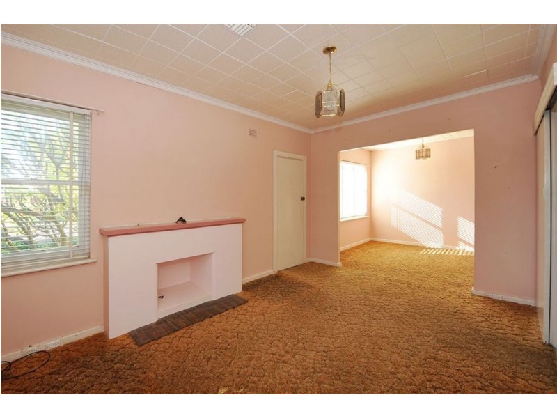 30 Tiparra Avenue, Park Holme SA 5043