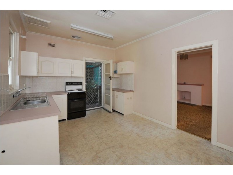 30 Tiparra Avenue, Park Holme SA 5043