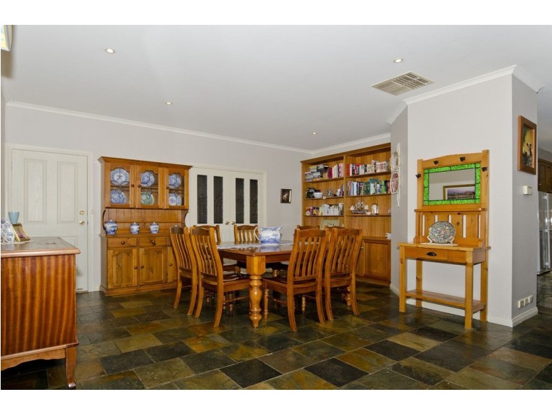 2 Heathcote Place, Onkaparinga Hills SA 5163