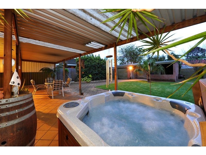 8 Ferry Avenue, Plympton Park SA 5038
