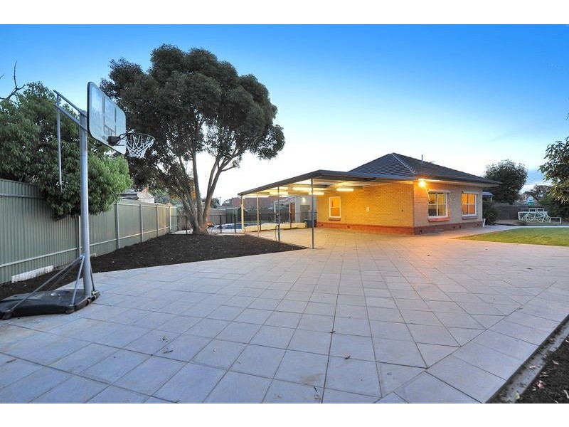 14 Stradbroke Avenue, Plympton Park SA 5038