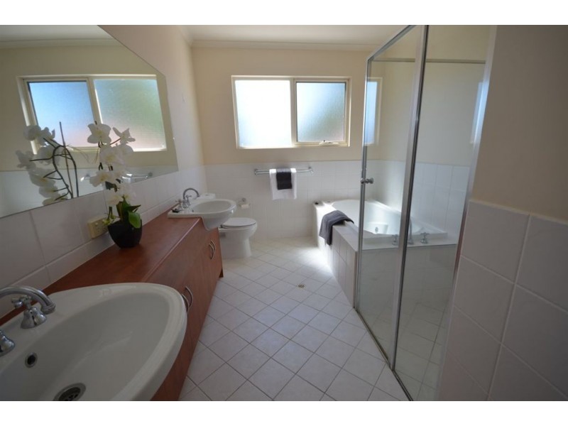 33A Old Tapleys Hill Road, Glenelg North SA 5045