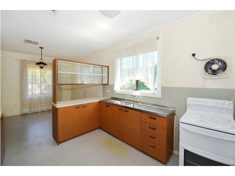 10 Oakmont Crescent, Novar Gardens SA 5040