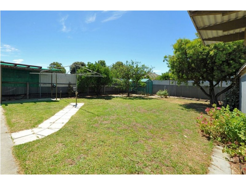 10 Oakmont Crescent, Novar Gardens SA 5040