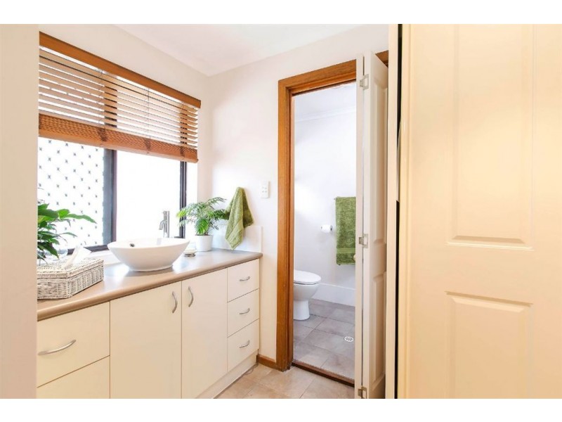 7 Signet Street, Hallett Cove SA 5158