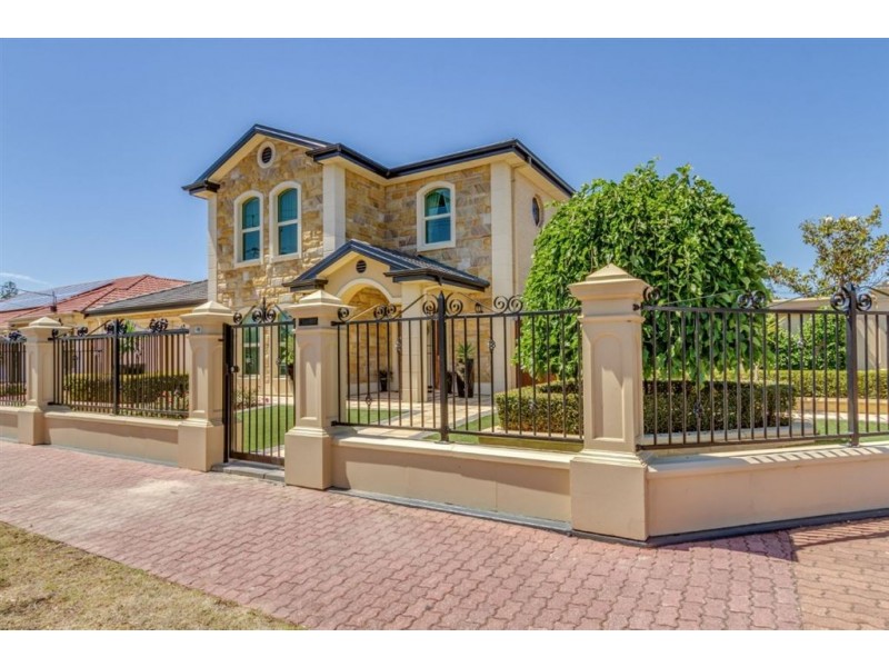 2 Golflands Terrace, Glenelg North SA 5045