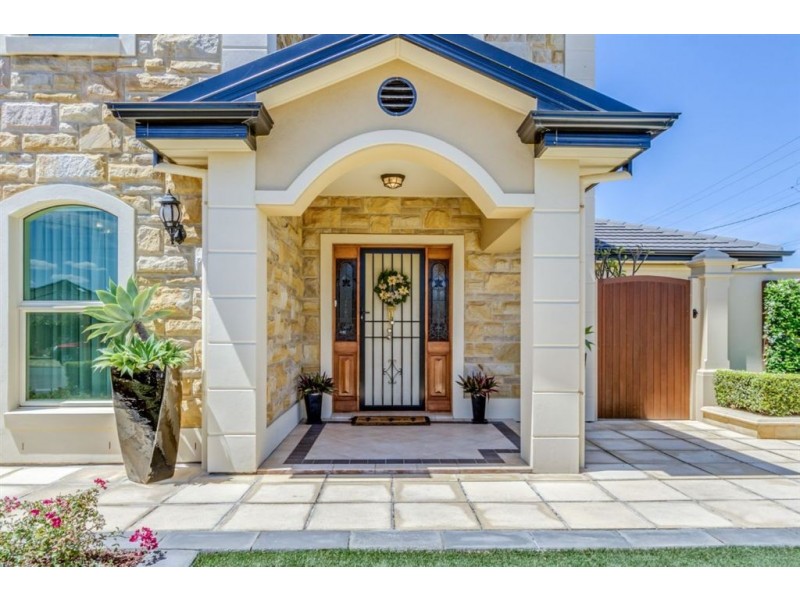 2 Golflands Terrace, Glenelg North SA 5045
