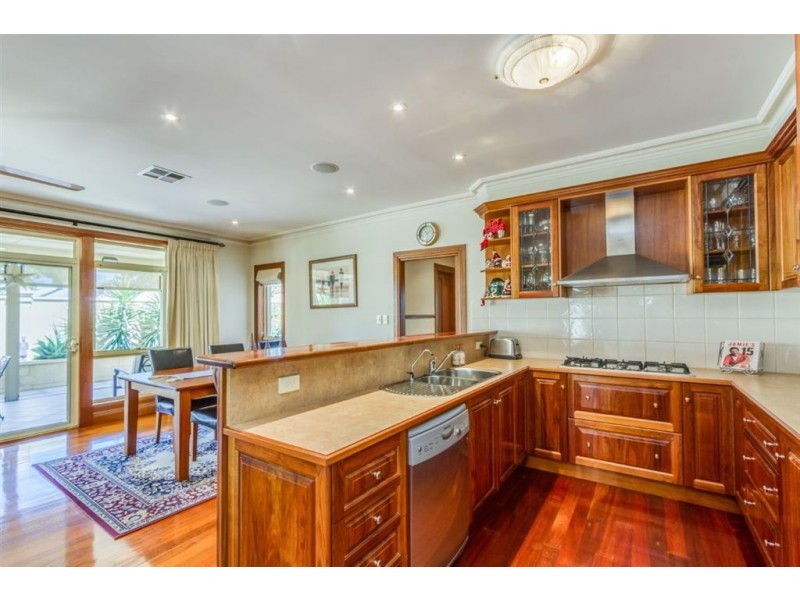 2 Golflands Terrace, Glenelg North SA 5045