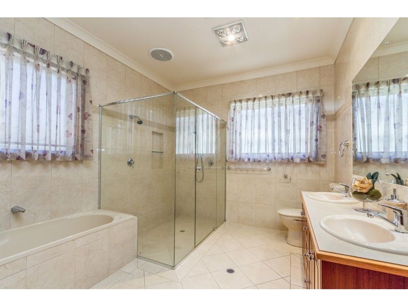 2 Golflands Terrace, Glenelg North SA 5045