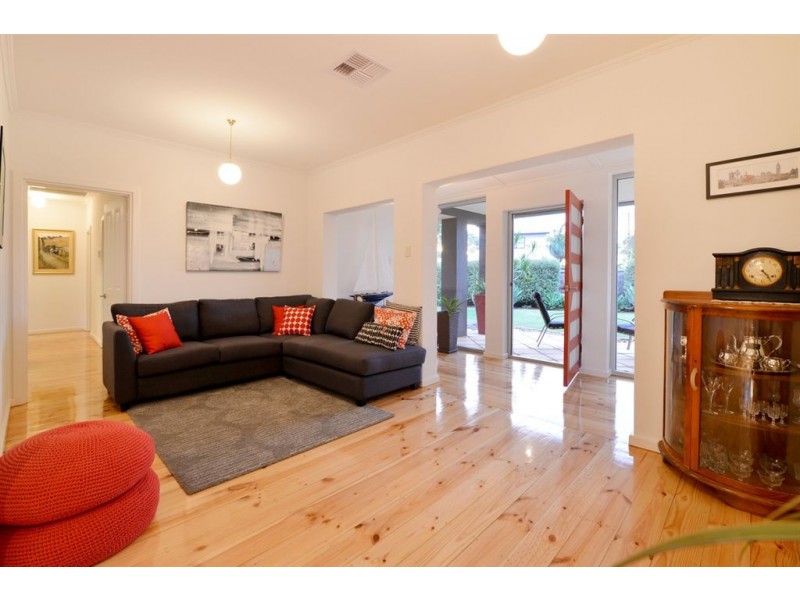 2 Lindley Avenue, Warradale SA 5046