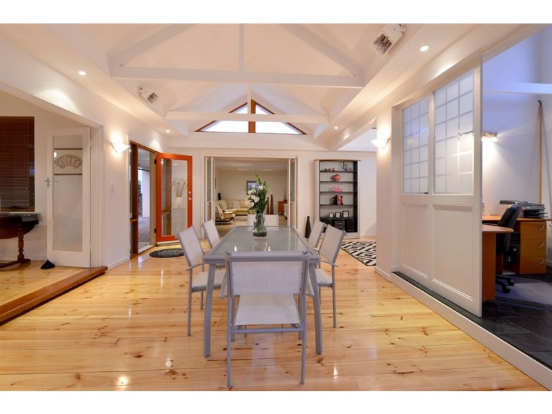 2 Lindley Avenue, Warradale SA 5046