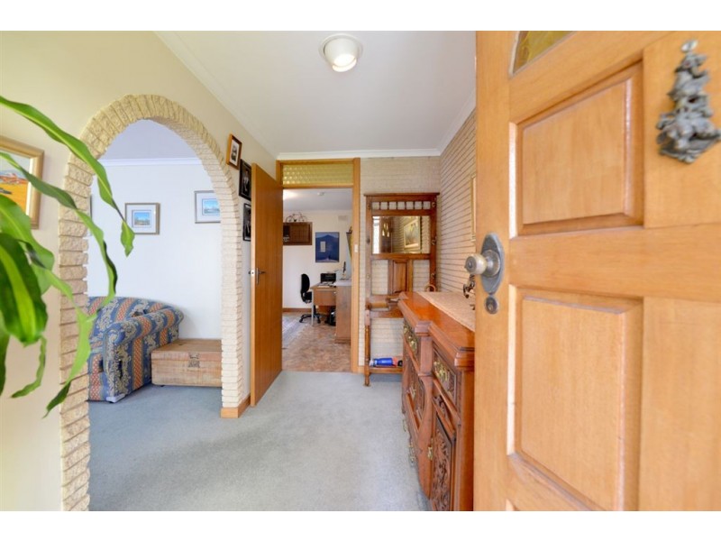 20 Saratoga Drive, Novar Gardens SA 5040