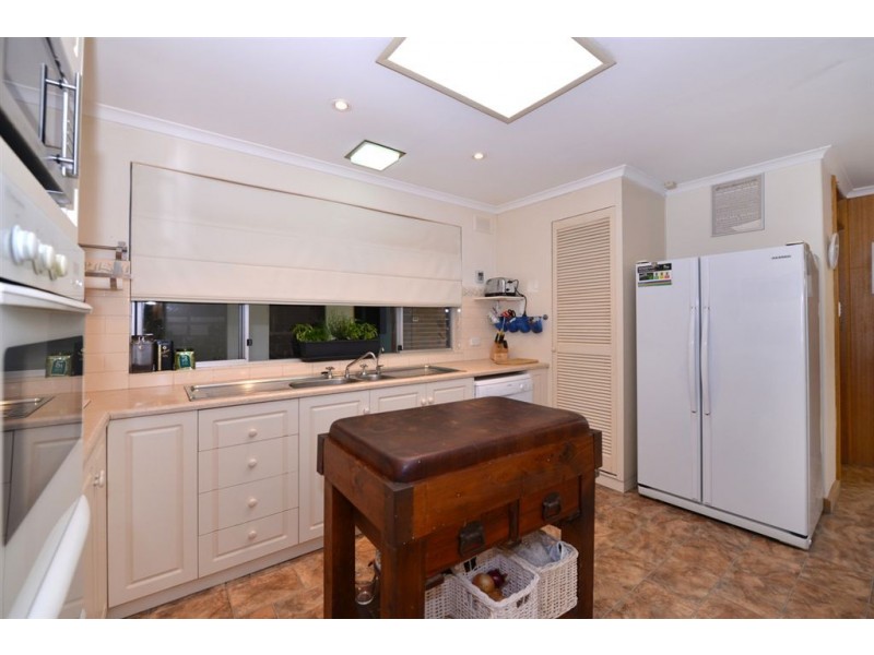 20 Saratoga Drive, Novar Gardens SA 5040