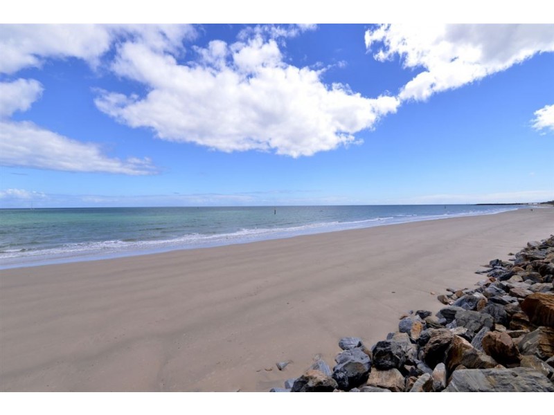 2/22 North Esplanade, Glenelg North SA 5045