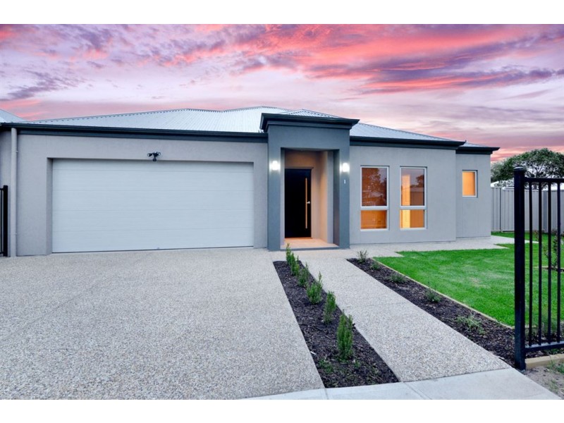 1 Zante Grove, Park Holme SA 5043