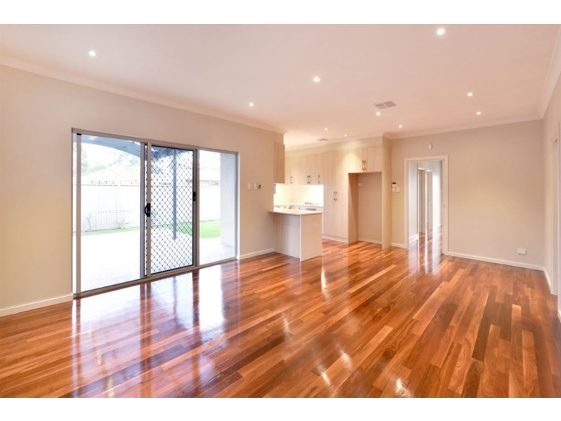 1 Zante Grove, Park Holme SA 5043