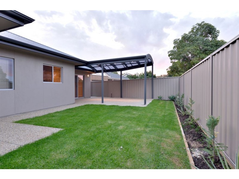 1 Zante Grove, Park Holme SA 5043