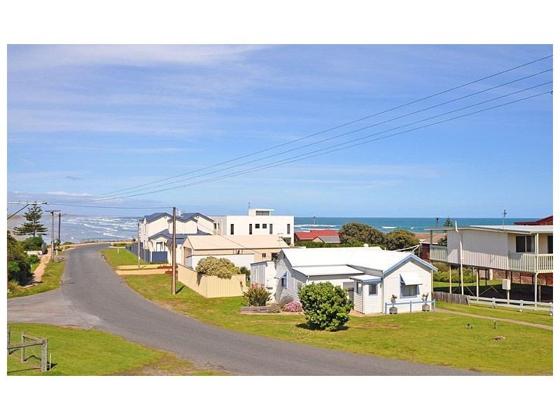 14 Dover Road, Middleton SA 5213