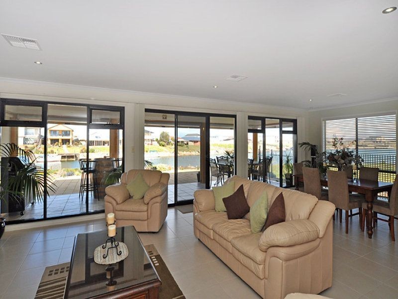 41 Britannia Parade, Hindmarsh Island SA 5214
