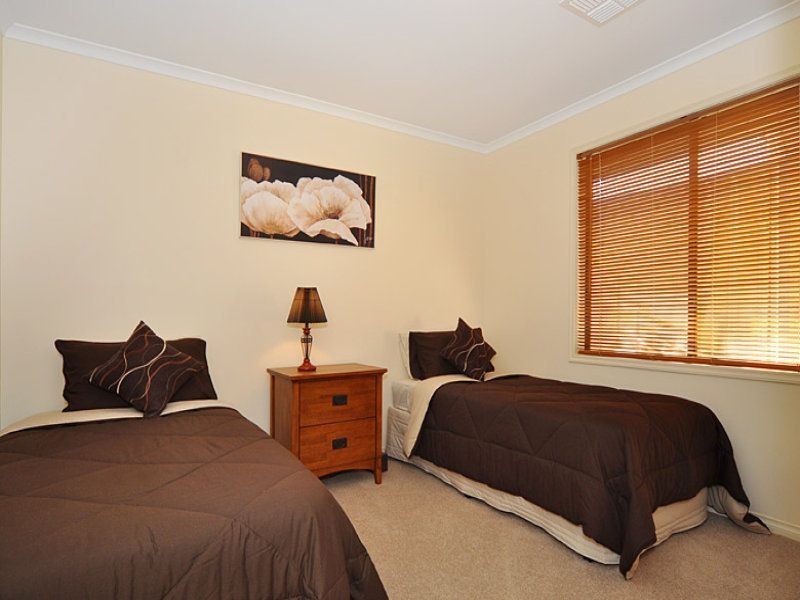 41 Britannia Parade, Hindmarsh Island SA 5214