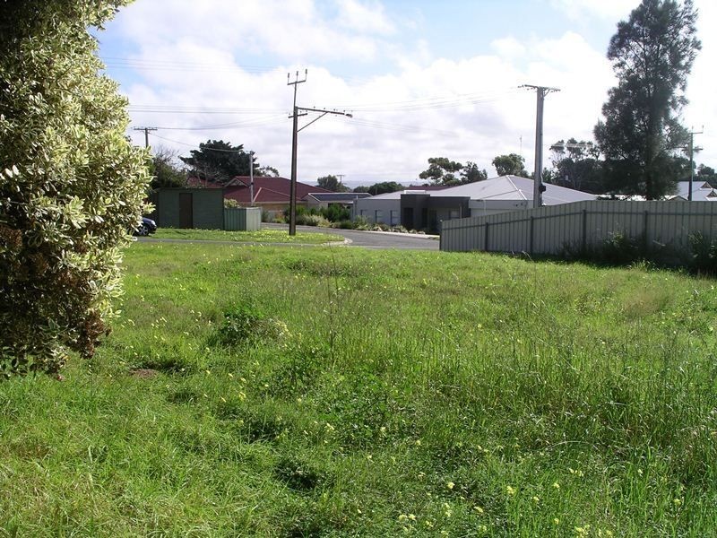 2 Burt Avenue, Goolwa North SA 5214