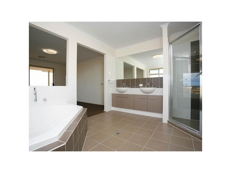 25 Blanche Parade, Hindmarsh Island SA 5214