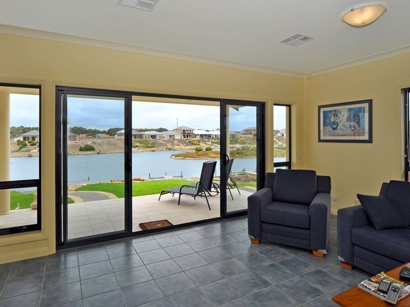 76 Britannia Parade, Hindmarsh Island SA 5214