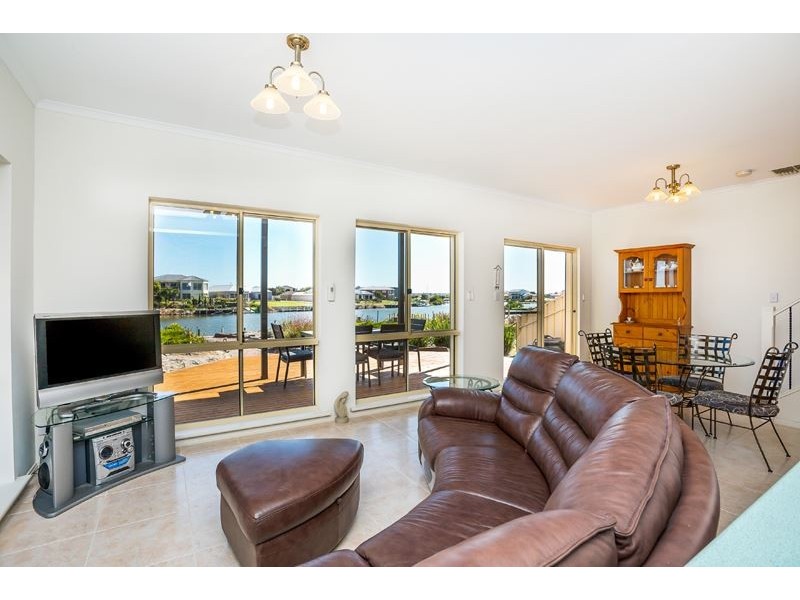 87 Wentworth Parade, Hindmarsh Island SA 5214
