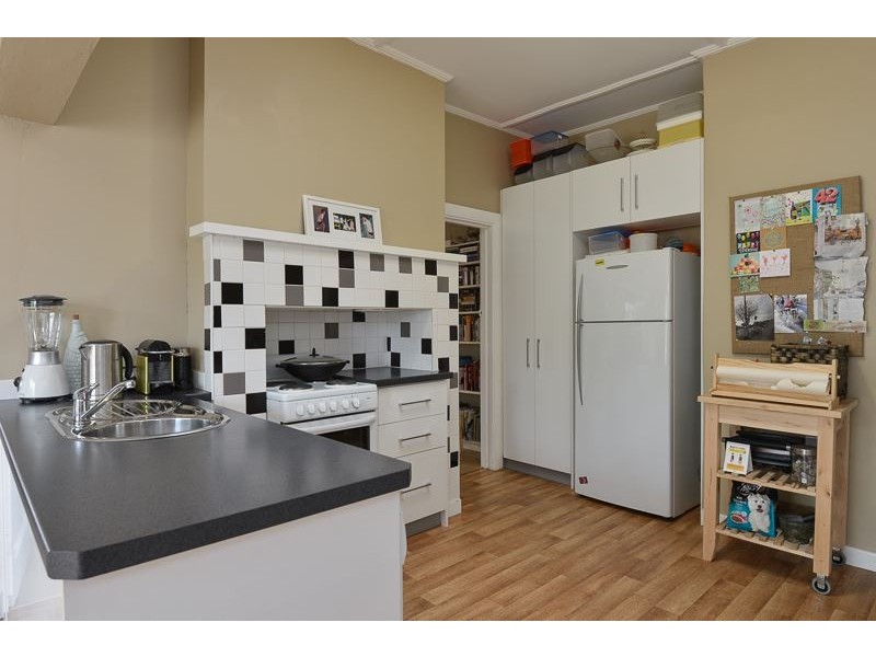 28 Lindsay Street, Victor Harbor SA 5211