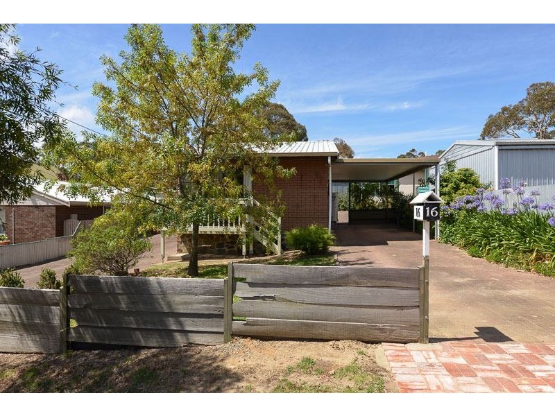 16 Dene Ave, Victor Harbor SA 5211