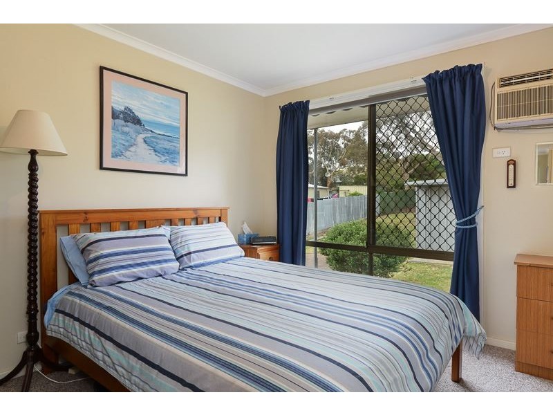 16 Dene Ave, Victor Harbor SA 5211