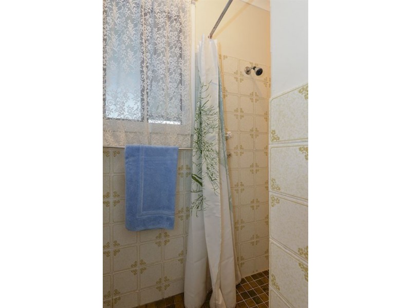 16 Dene Ave, Victor Harbor SA 5211