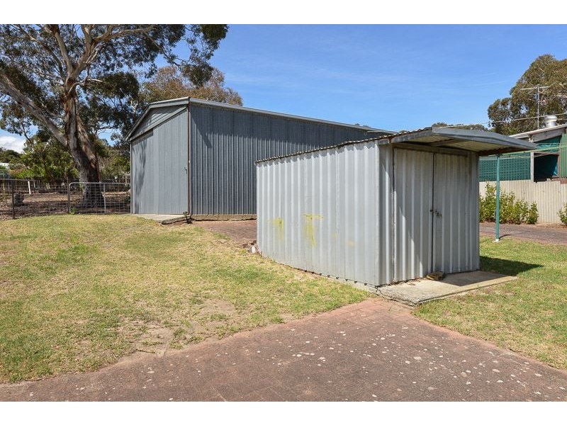 16 Dene Ave, Victor Harbor SA 5211