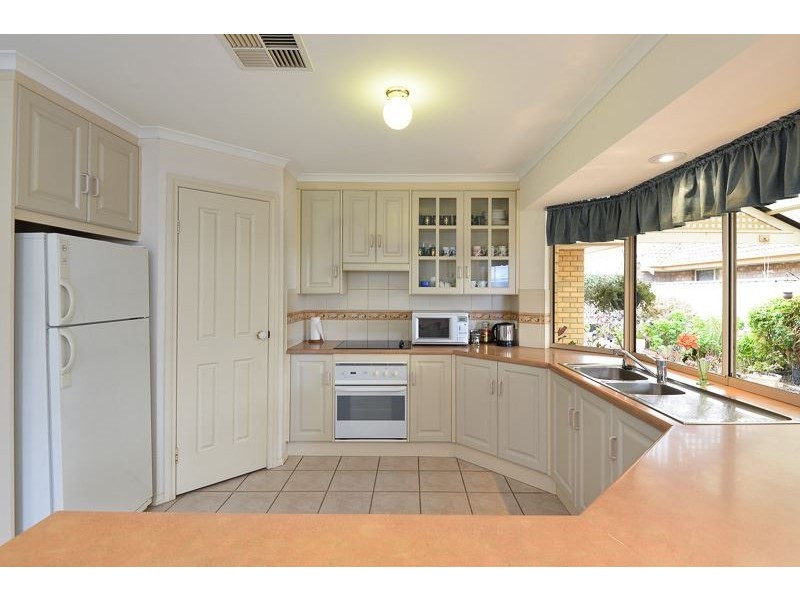 2 Windjammer Court, Encounter Bay SA 5211