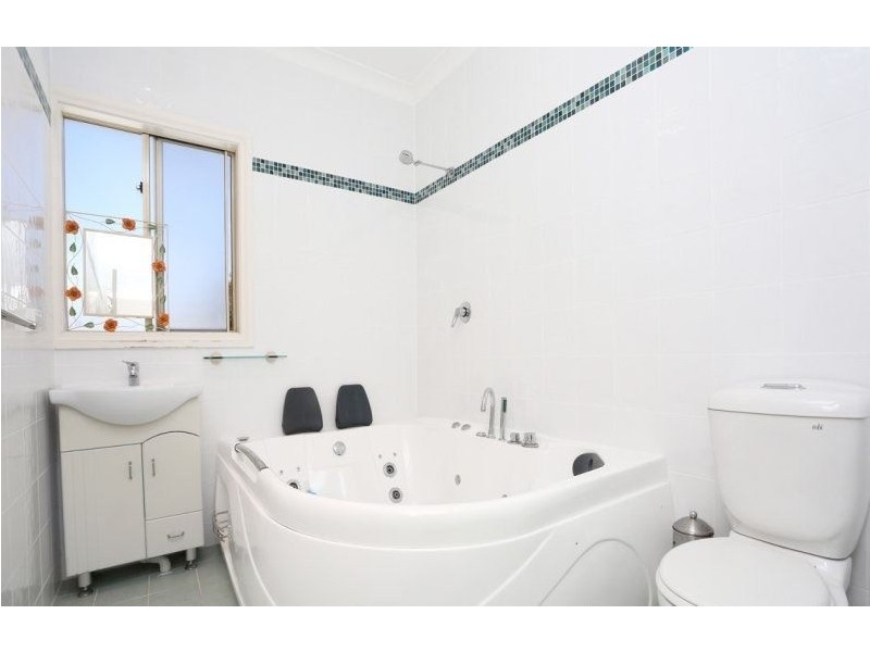 52 Norfolk Ave, Victor Harbor SA 5211