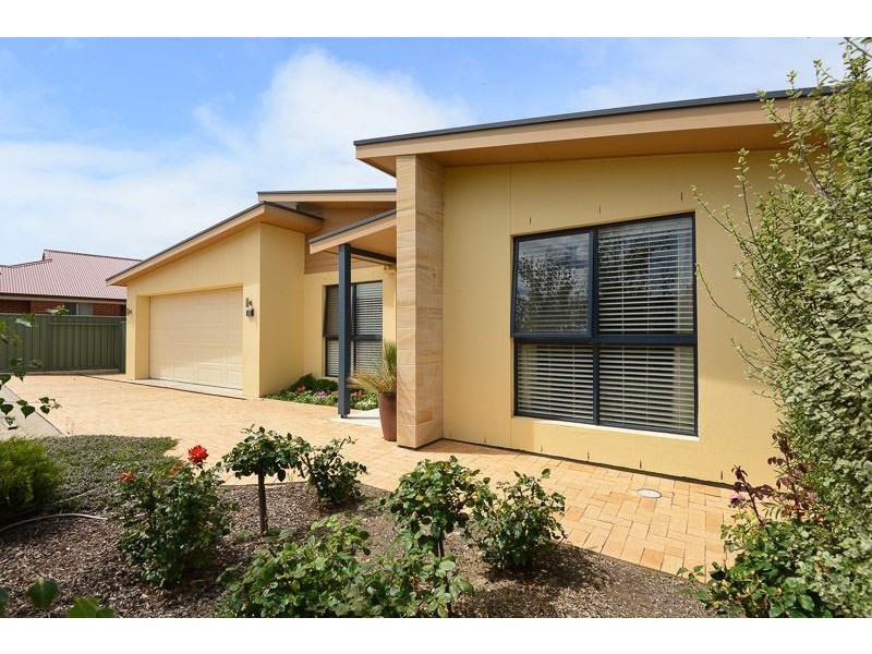 11 Harwood Close, Encounter Bay SA 5211