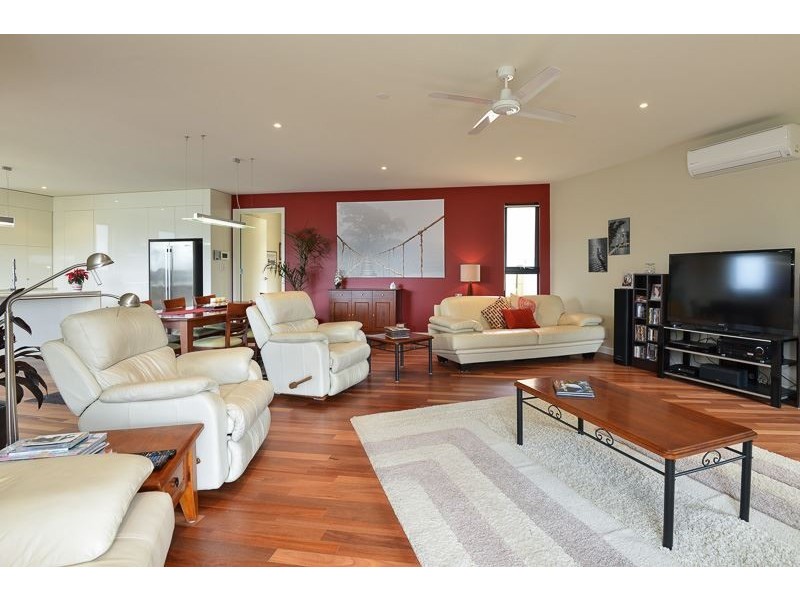 11 Harwood Close, Encounter Bay SA 5211