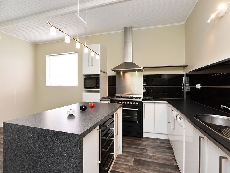 15 James Avenue, Victor Harbor SA 5211