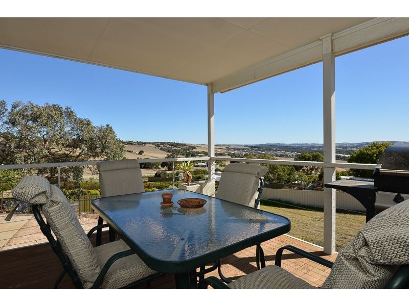 25 White Crescent, Encounter Bay SA 5211