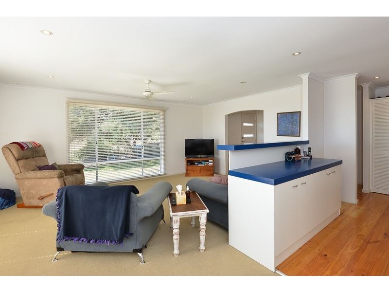 25 White Crescent, Encounter Bay SA 5211