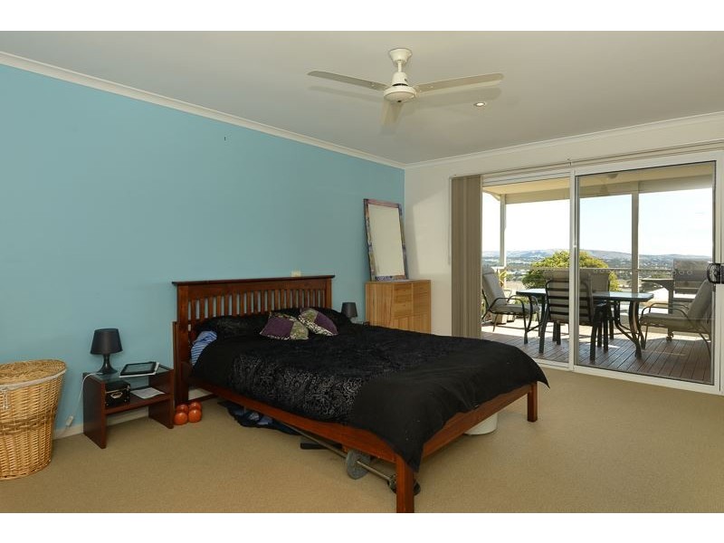 25 White Crescent, Encounter Bay SA 5211