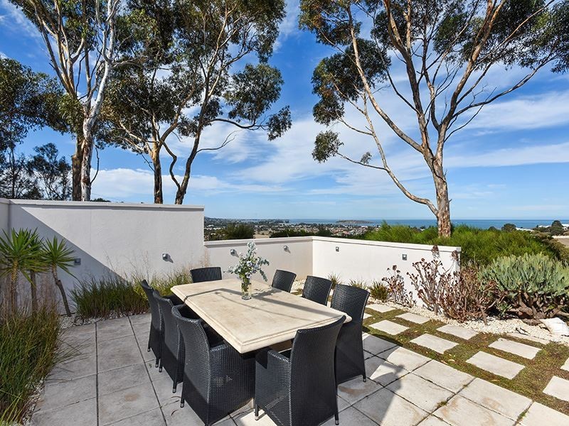 82 Waitpinga Road, Victor Harbor SA 5211